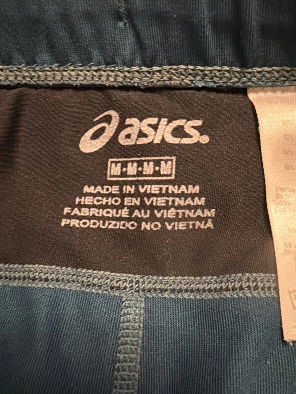 ASICS - Picture 3 of 3